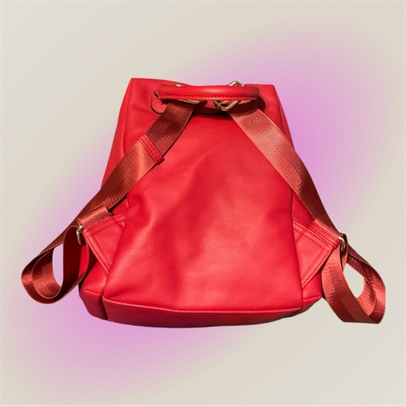 Red backpack - Picture 2 of 6